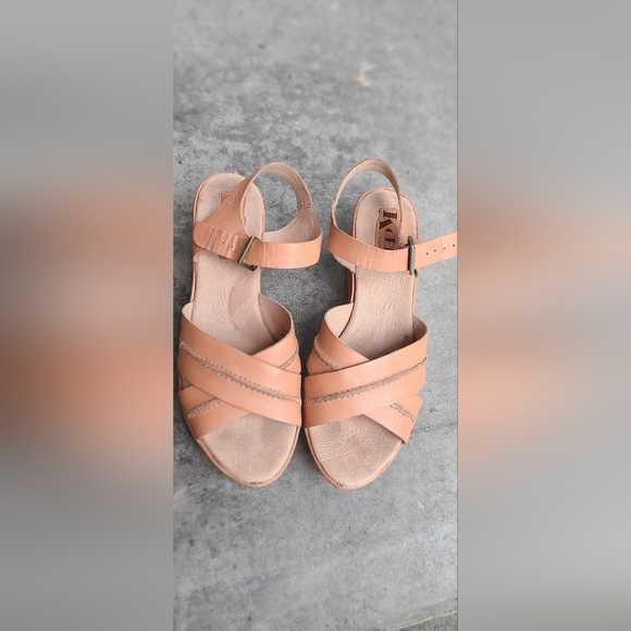 Korks by Kork-ease platform sandals tan buckle - Picture 7 of 7